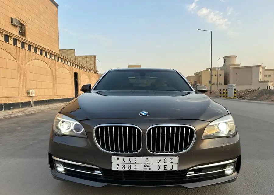 بي ام دبليو مديل 2015