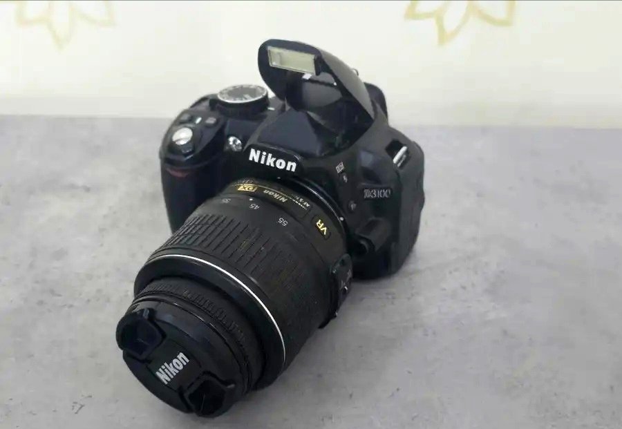 Nikon D3100  lens 18_55 mm 