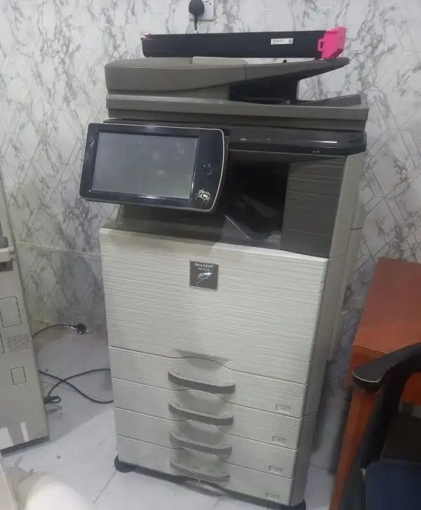 للبيع طابعة تصوير شارب MXM3050 ملونة مستعملة بحالة الجديدة ط
