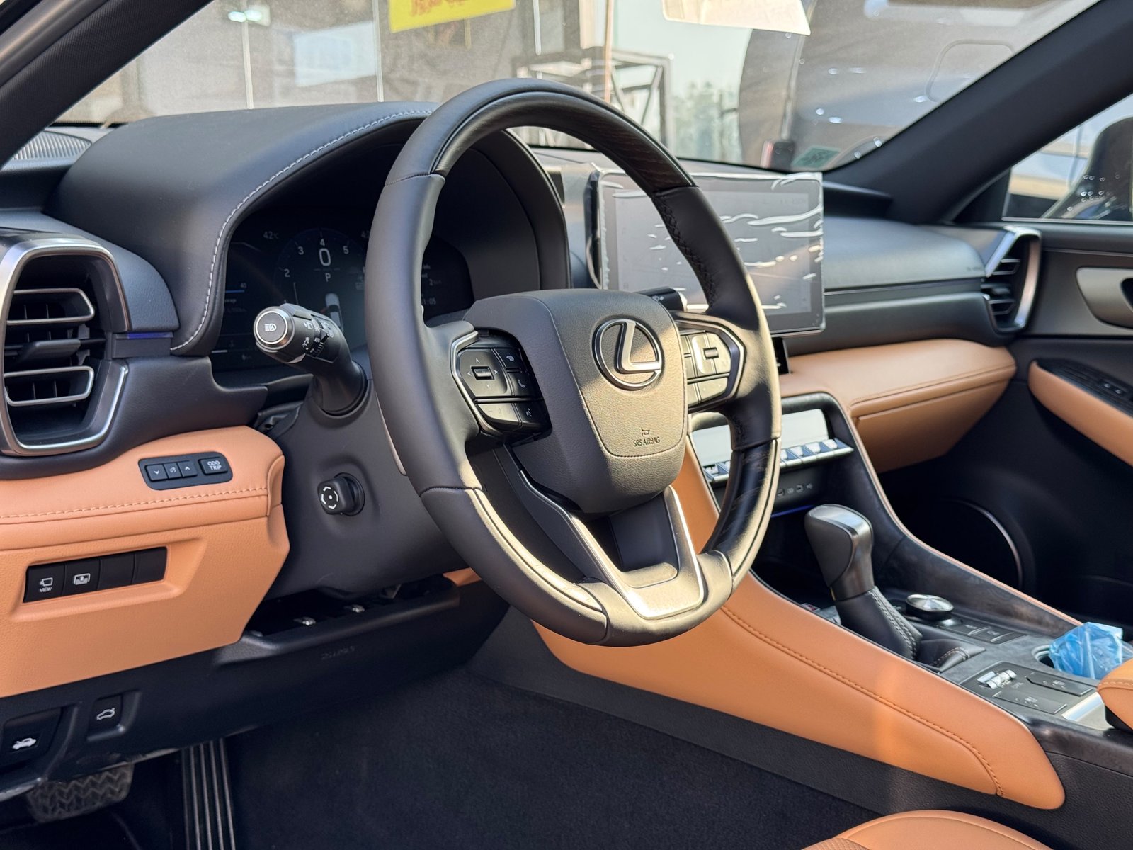 لكزس IS350CC استاندر وارد الساير جديد اقل سعر — صورة 4