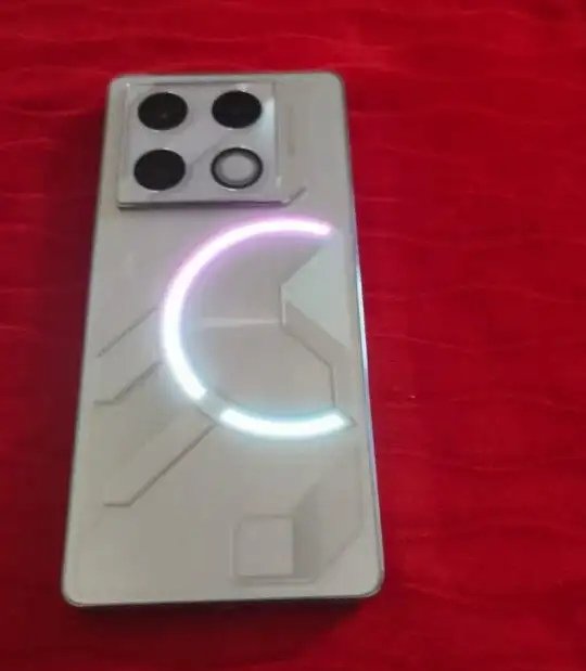 جوال GT 20 pro نظيف استعمال اسبوعين سبب البيع معي ايفون