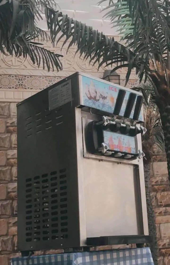 آلة آيس كريم 