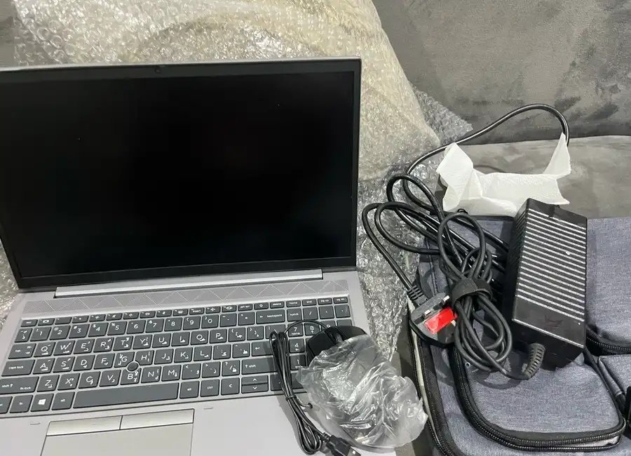 لابتوب Hp zbook firefly 15 G 7 معالج i7 رام 32 512ssD  