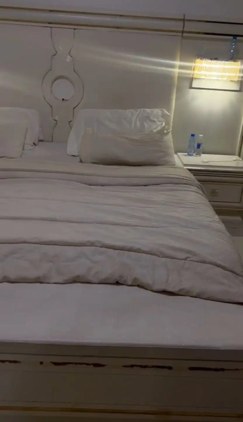 غرفة نوم للبيع سرير نفرين بدون دولاب