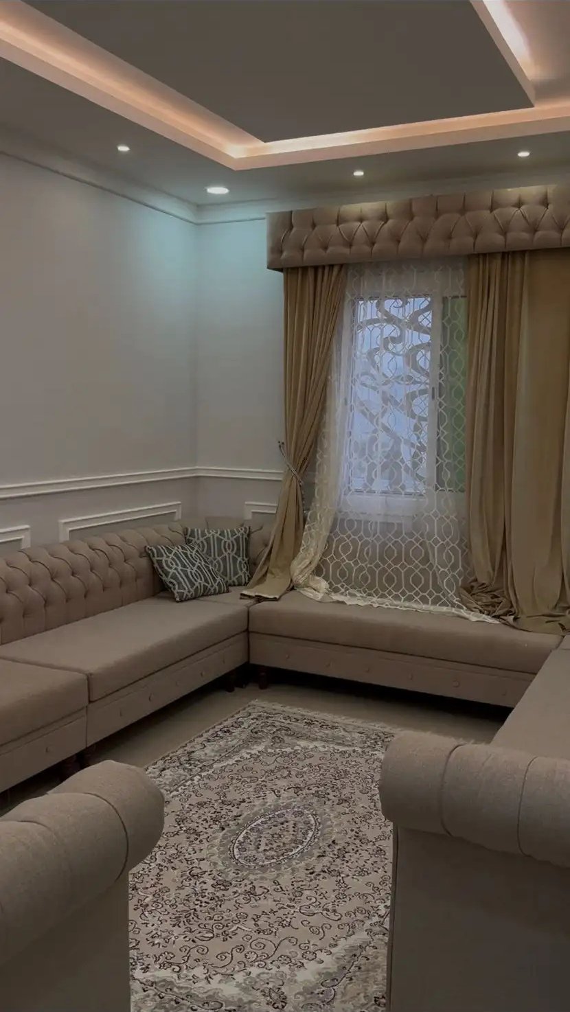 كنب 8 قطع مع الستاره والخداديات