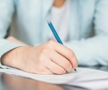 دكتور وباحث مهتم بي البحوث والدراسات العليا ورسائل الماجستير والدكتوراه