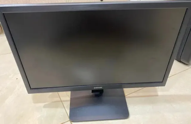 شاشه SAMSUNG 19