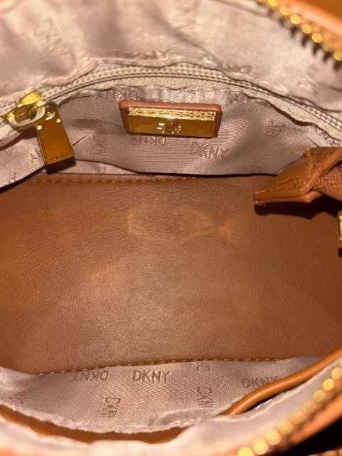 بيع شنطة ماركة DKNY 