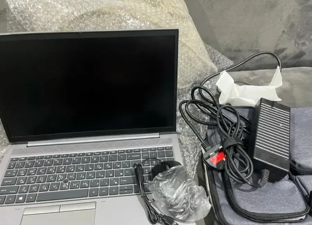 لابتوب Hp zbook firefly 15 G 7 معالج i7 رام 32 512ssD  